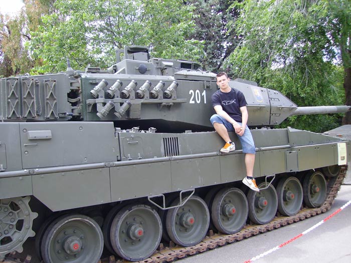 Танк Leopard 2A6